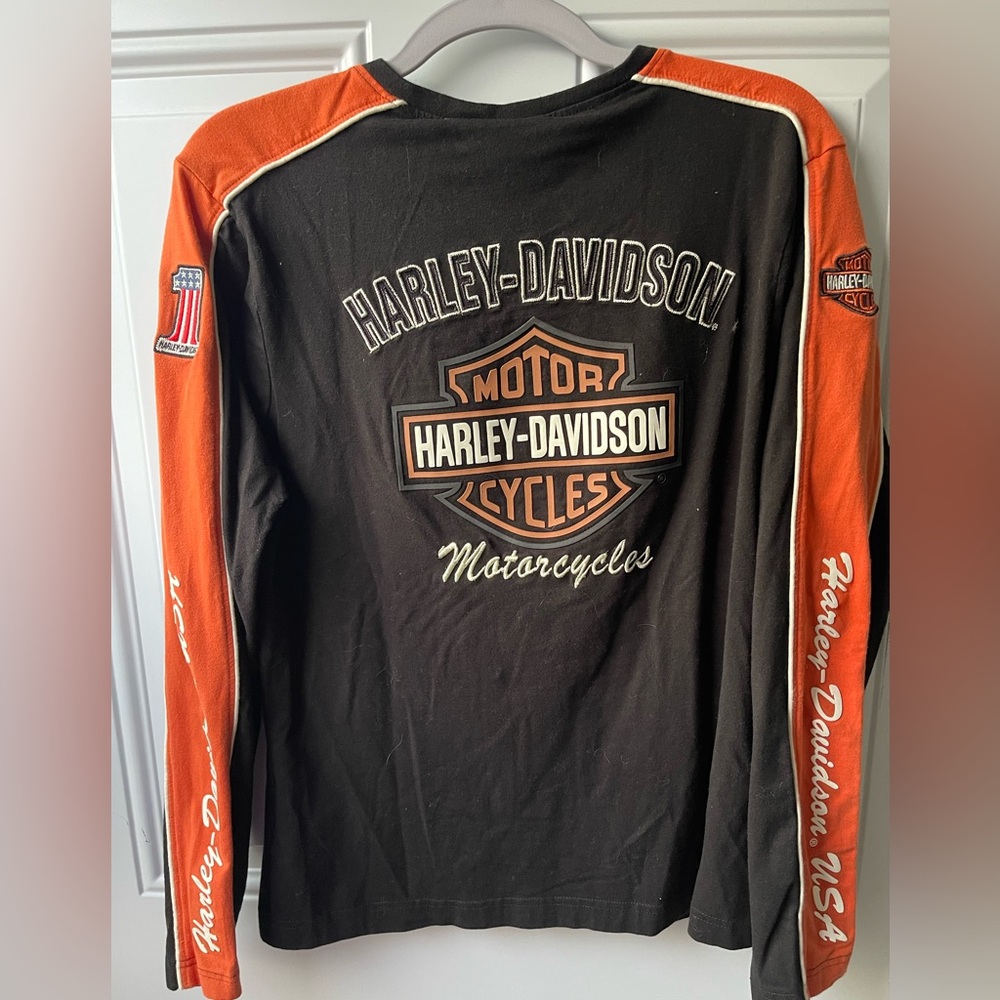 Harley-Davidson Black and Orange V-neck Vintage Logo Tee Embroidered - Picture 3 of 5